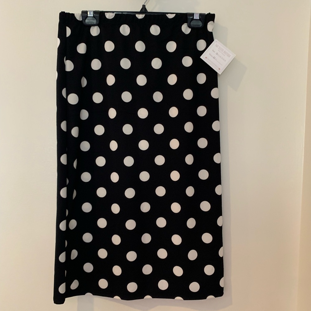 29 inch Black White Polka Dot Skirt.